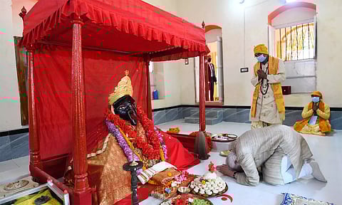 வங்கதேச காளி கோவிலுக்கு பிரதமர் மோடி பரிசாக வழங்கிய கிரீடம் திருட்டு