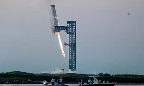 விண்ணில் செலுத்தப்பட்ட ராக்கெட்.. ஏவுதளத்தில் மீண்டும் லேண்டாகி சாதனை- வைரல் வீடியோ