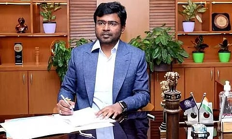 ஏரி, குளங்களுக்கு பொதுமக்கள் செல்ல வேண்டாம்- கலெக்டர் எச்சரிக்கை