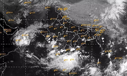 ஆழ்ந்த காற்றழுத்த தாழ்வு பகுதி காற்றழுத்த தாழ்வு மண்டலமாக வலுப்பெற்றது
