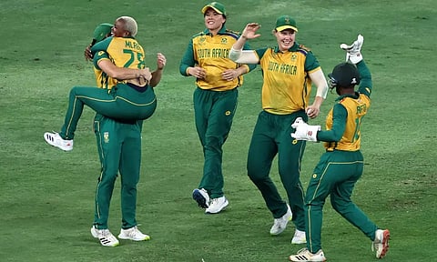 மகளிர் டி20 உலகக் கோப்பை: ஆஸ்திரேலியா தொடர் வெற்றிக்கு முற்றுப்புள்ளி வைத்த தென் ஆப்பிரிக்கா