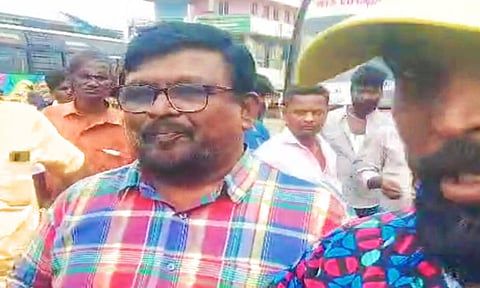 நடிகர் பெஞ்சமின் வழங்கிய ஜூஸ் பாட்டிலில் மத வாசகம்: பொதுமக்கள் வாக்குவாதம்