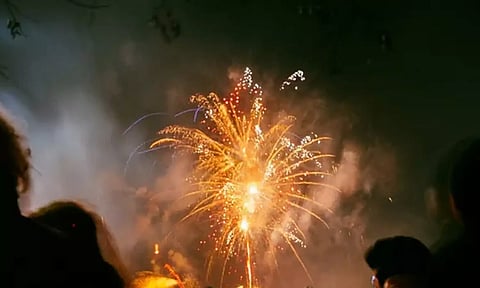 தமிழகத்தில் தீபாவளி அன்று பட்டாசு வெடிக்க கட்டுப்பாடுகள் அறிவிப்பு