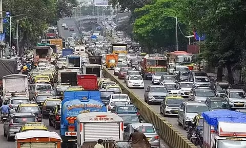 தவெக மாநாடு- கூட்ட நெரிசலை தவிர்க்க போக்குவரத்தை மாற்றிவிட முடிவு