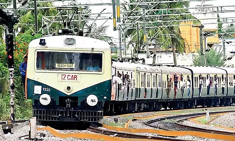 புதிய தண்டவாளம் அமைக்கும் பணி- ரெயில்கள் நாளை ரத்து