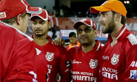 உன்னைபோல் ஒரு ரசிகனே எனக்கு தேவை இல்லை: சேவாக் உடனான கசப்பான நினைவுகளை பகிர்ந்த மேக்ஸ்வெல்