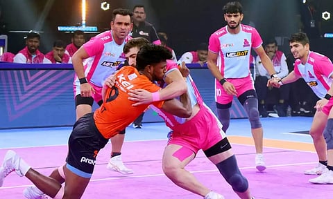 புரோ கபடி லீக்: பரபரப்பான ஆட்டத்தில் ஜெய்ப்பூரை வீழ்த்தியது யு மும்பா