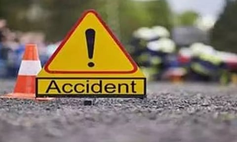 டால்மியாபுரம் அருகே மோட்டார் சைக்கிள்கள் நேருக்குநேர் மோதி 5-ம் வகுப்பு மாணவன் பலி