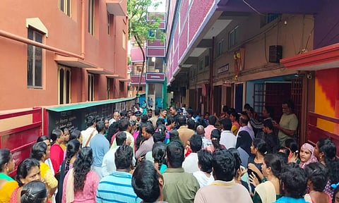 திருவொற்றியூரில் தனியார் பள்ளியில் மீண்டும் வாயு கசிவால் 4 மாணவிகள் மயக்கம்