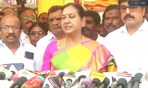 சீமான் திடீரென அந்நியனாகவும் மாறுவார்.. அம்பியாகவும் மாறுவார்..- பிரேமலதா விஜயகாந்த்