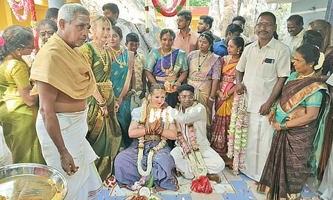 லிதுவேனியா நாட்டு பெண்ணை கரம்பிடித்த ஊத்துக்கோட்டை என்ஜினீயர்