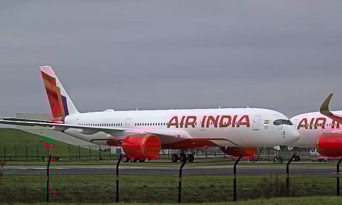 172 பயணிகளுடன் புறப்பட்ட ஏர் இந்தியா விமானத்தில் இயந்திர கோளாறு