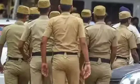 மதுக்கரை பகுதியில் கல்லூரி மாணவர்கள் தங்கியிருக்கும் வீடுகளில் 450 போலீசார் அதிரடி சோதனை