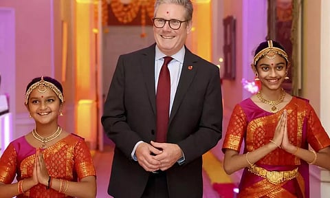 இங்கிலாந்து பிரதமரின் தீபாவளி விருந்தில் அசைவ உணவு - விமர்சித்த இந்து தலைவர்கள்