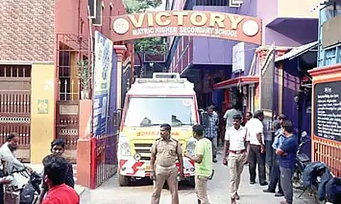 திருவொற்றியூரில் ரசாயன வாயு கசிவு ஏற்பட்ட பள்ளி 15 நாட்களுக்குப் பிறகு இன்று திறப்பு