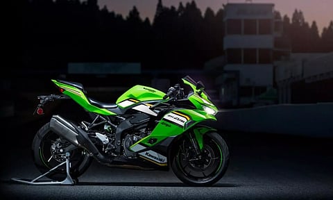 ரூ. 9.42 லட்சத்திற்கு 400 சிசி பைக் அறிமுகம் செய்த கவாசகி - என்ன ஸ்பெஷல்?