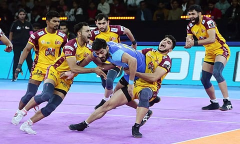 புரோ கபடி லீக்: அரியானா ஸ்டீலர்ஸ், தெலுங்கு டைட்டன்ஸ் அணிகள் வெற்றி