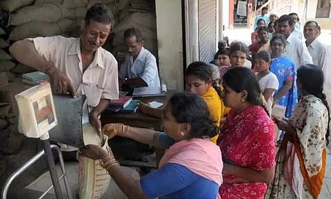 டிஜிட்டல் மயமாக்கல் மூலம் 5.8 கோடி போலி ரேஷன் கார்டுகள் நீக்கம்: மத்திய அரசு