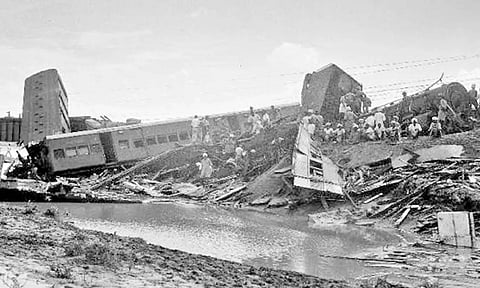 250 உயிர்களை பலி கொண்ட அரியலூர் ரெயில் விபத்து... 68 ஆண்டுகள் கடந்தும் நெஞ்சைவிட்டு அகலாத துயரம்