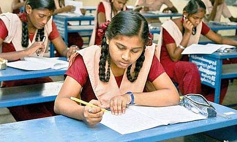 10,12-ம் வகுப்பு அரையாண்டு தேர்வுக்கான அட்டவணை வெளியீடு