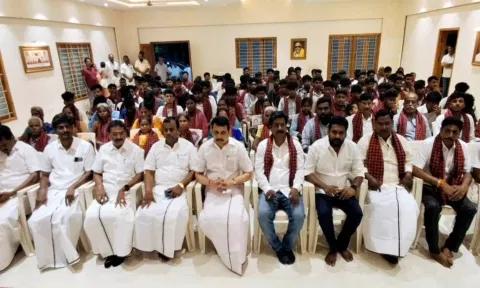 நாம் தமிழர் கட்சி நிர்வாகிகள் பலர் தி.மு.க.வில் இணைந்தனர்