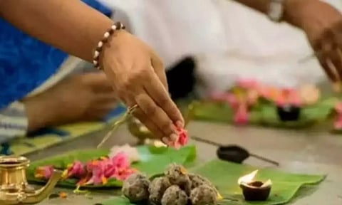 பித்ரு தோஷம் உள்ளவர்கள் செய்ய வேண்டிய எளிய பரிகாரம்