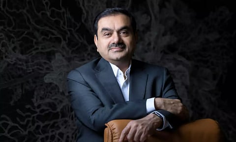 ரேட்டிங்கை குறைத்த Moody's.. பங்குச் சந்தையில் சரிந்த அதானி குழுமம்