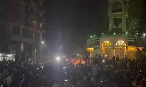 வங்காளதேசத்தில் வன்முறை: 3 இந்து கோவில்கள் மீது தாக்குதல்