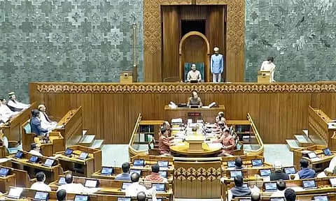அதானி விவகாரம், உ.பி. வன்முறை- பாராளுமன்றம் 3-வது நாளாக முடக்கம்