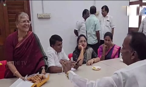 இனிப்பு 1... காரணம் 2... சென்னை மாமன்ற கூட்டத்தில் கலகலப்பான சம்பவம்