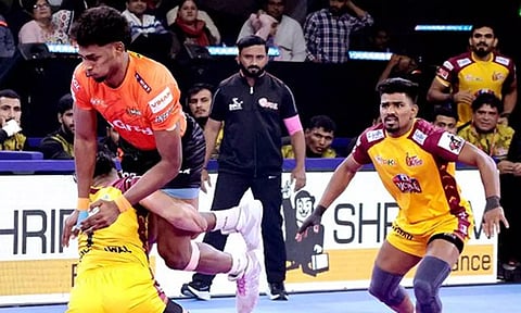 புரோ கபடி லீக்: தெலுங்கு டைட்டன்ஸ், உ.பி.யோதாஸ் அணிகள் வெற்றி