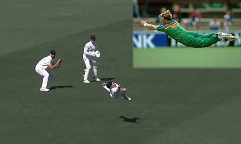 ஜான்டி ரோட்ஸையே மிஞ்சிருவாரு போல.. வைரலாகும் பிலிப்ஸ் பிடித்த கேட்ச் வீடியோ