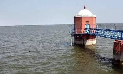 வெளுத்து வாங்கும் கனமழை- கிடுகிடுவென நிரம்பும் ஏரிகள்