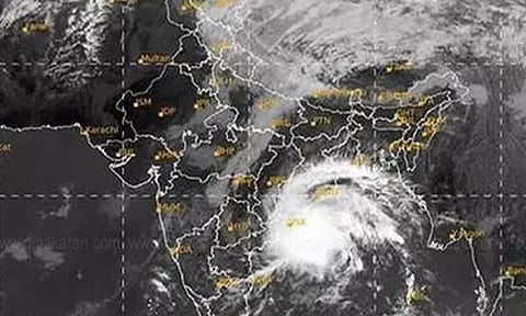 காற்றழுத்த தாழ்வு மண்டலமாக மேலும் வலுவிழந்த ஃபெஞ்சல் புயல்
