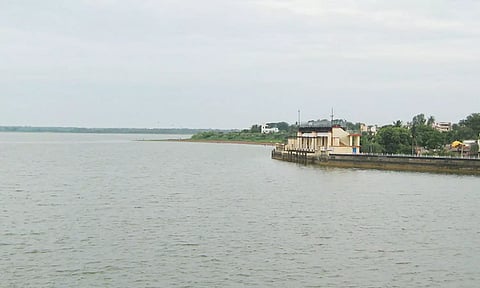 முழு கொள்ளளவை எட்டும் புழல் ஏரி