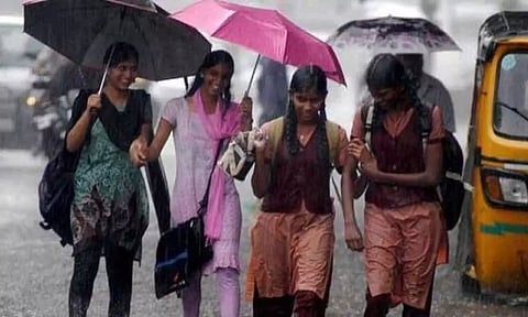 ஃபெஞ்சல் புயல் எதிரொலி - கடலூர் விழுப்புரத்தில் நாளையும் பள்ளி, கல்லூரிகளுக்கு விடுமுறை