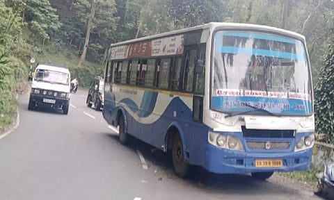 சேலம்-ஏற்காடு இடையே பஸ் போக்குவரத்து தொடக்கம்: லாரிகள் இயக்க தடை