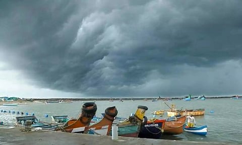 மீண்டுமா..! தெற்கு வங்கக்கடலில் உருவாகிறது புதிய குறைந்த காற்றழுத்த தாழ்வு பகுதி