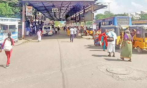 தாம்பரம் ஜி.எஸ்.டி. சாலையில் போக்குவரத்து நெரிசலை குறைக்க பஸ் நிலையங்களை சீரமைக்க முடிவு