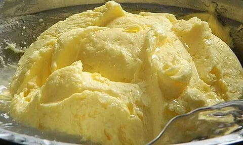 பால் பொருட்கள் உற்பத்தி நிறுவனத்தில் பூஞ்சை பிடித்த 125 கிலோ வெண்ணை அழிப்பு