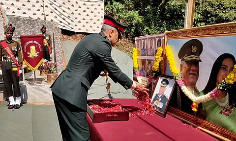 பிபின்ராவத் 3-ம் ஆண்டு நினைவு தினம்: ராணுவ அதிகாரிகள் அஞ்சலி