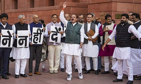 பாராளுமன்றத்தில் இன்றும் எதிர்கட்சி எம்.பி.க்கள் போராட்டம்: மேல்சபையில் அமளி-ஒத்திவைப்பு