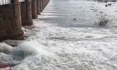 தாமிரபரணியில் நீர்வரத்து அதிகரிப்பு- ஸ்ரீவைகுண்டம், ஏரலுக்கு வெள்ள அபாய எச்சரிக்கை