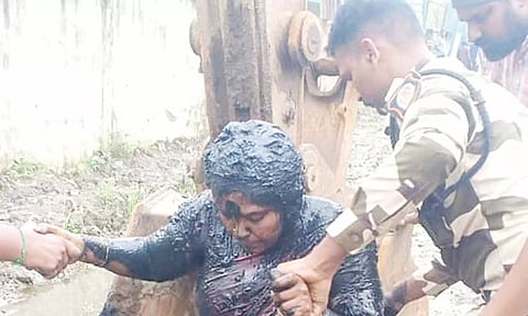 விருகம்பாக்கத்தில் கால்வாயில் விழுந்த பெண்ணை மீட்ட போலீசார்