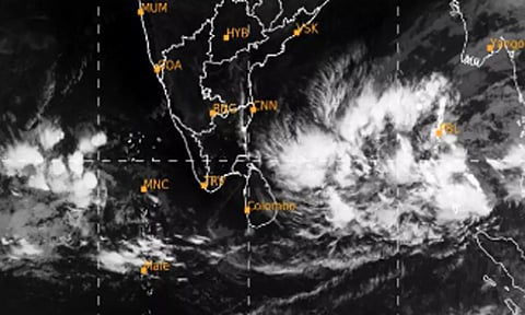 காற்றழுத்த தாழ்வு பகுதி உருவாவதில் தாமதம்- இந்திய வானிலை ஆய்வு மையம்