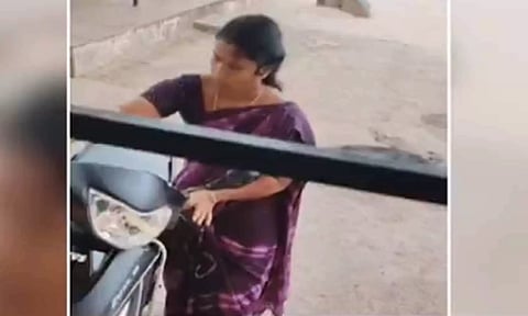 VAO-வை அறைக்குள் வைத்து பூட்டி சென்ற உதவியாளர்
