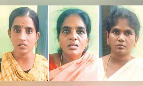 கைதான பெண்களை படத்தில் காணலாம்.