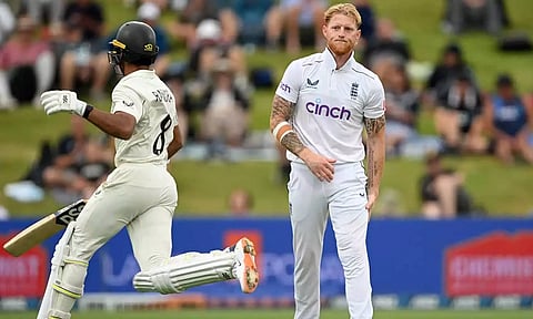 காயத்தால் பென் ஸ்டோக்ஸ் அவதி.. 3 மாதம் கிரிக்கெட்டுக்கு ஓய்வு