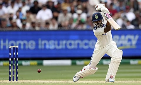 மெல்போர்ன் டெஸ்ட்: இந்தியா முதல் இன்னிங்சில் 369 ரன்களில் ஆல் அவுட்