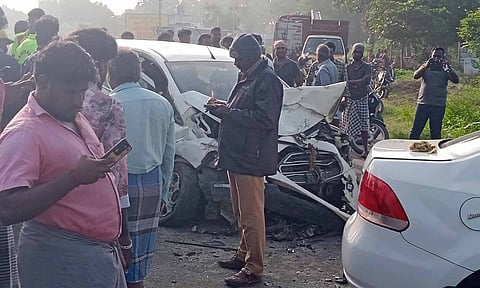 கண்ணமங்கலம் அருகே கார்கள் நேருக்கு நேர் மோதல்- கணவன், மனைவி பலி